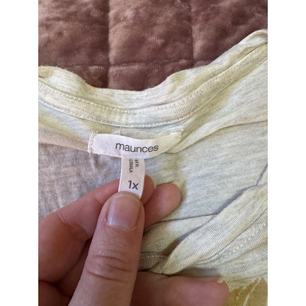 Maurices Women’s 1X Be the Sunshine Sunflower Graphic Tee Beige Plus Size - Picture 7 of 9